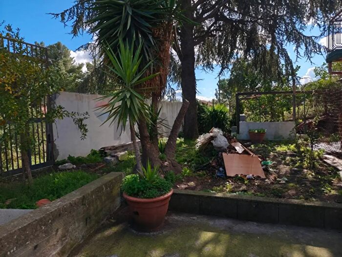 Casa con 8 locali in vendita in Paladino, Viagrande