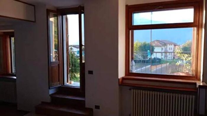 Appartamento bilocale in vendita in Via Antica Regina, Dongo