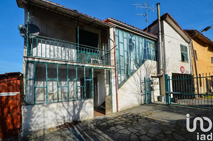 Casa con 5 locali in vendita in Via Castellano, Cairo Montenotte