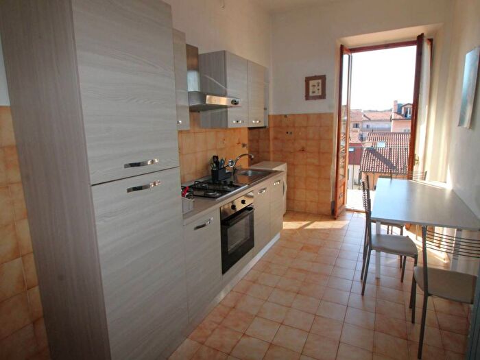Appartamento trilocale in affitto in Via Cesana, Cenisia, Torino