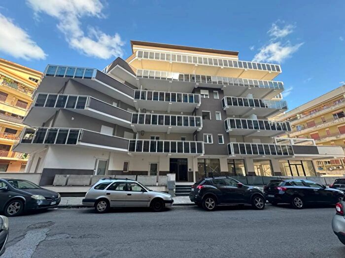 Appartamento quadrilocale in vendita in Via Colonnello Francesco Bertè Milazzo, Milazzo