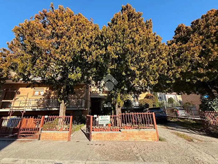 Appartamento con 5 locali in vendita in Via Aristotele, Gubbio