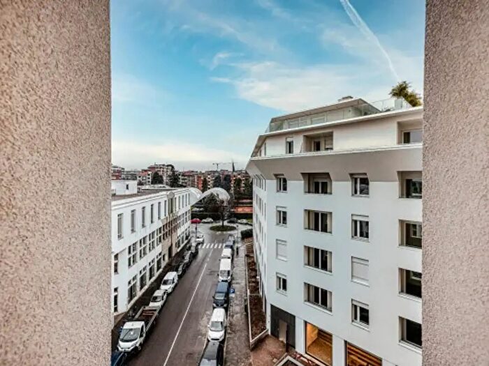 Appartamento trilocale in affitto in Via Marcello Nizzoli, Milano