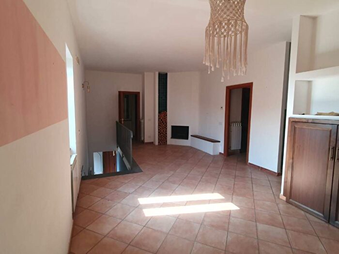 Appartamento trilocale in affitto in Viale Sant'Ignazio di Loyola, Camaldoli, Napoli