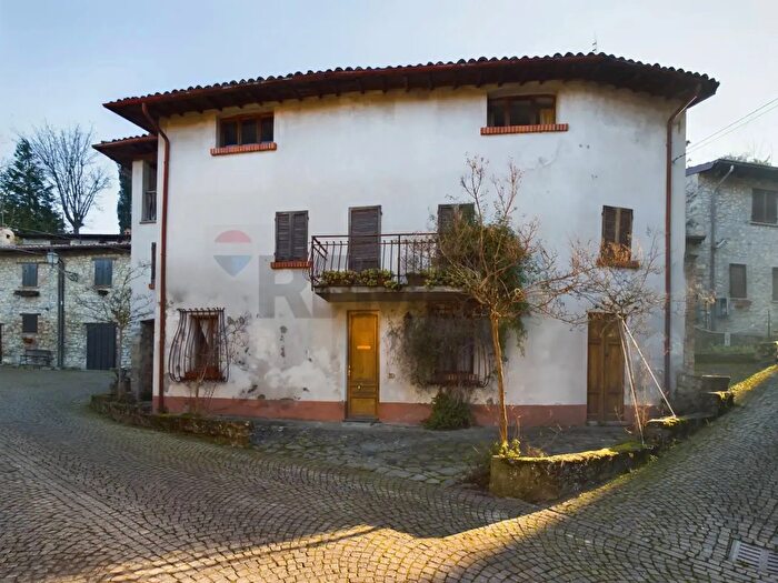 Casa con 5 locali in vendita in Via Municipio, Fortunago