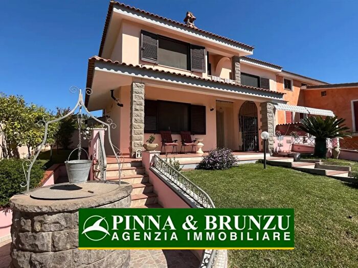 Casa con 6 locali in vendita in Simala