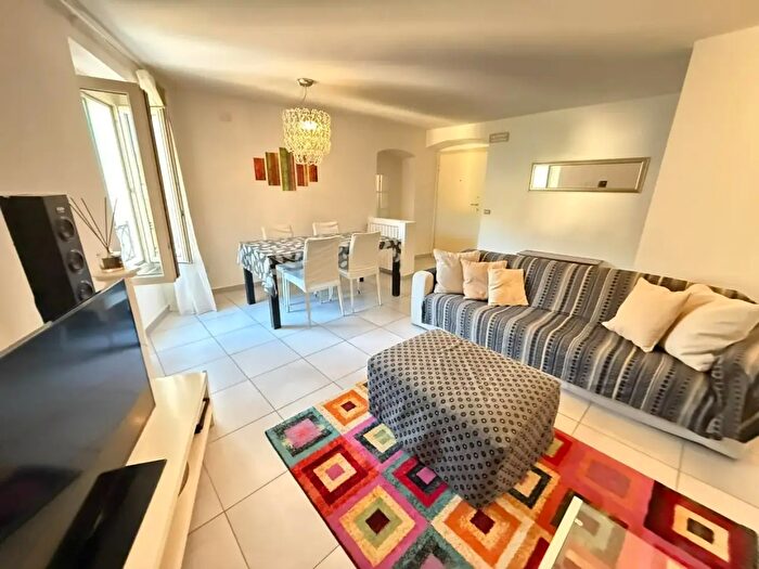 Appartamento con 5 locali in vendita in Massa