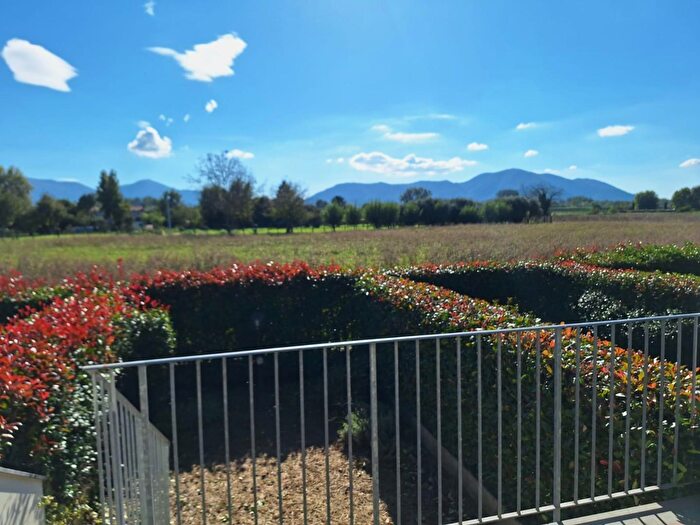 Casa quadrilocale in vendita in Lucca