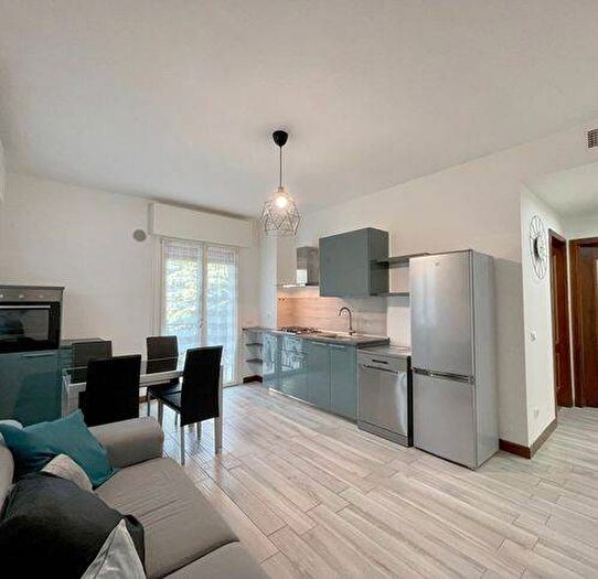 Appartamento quadrilocale in affitto in Via F Malfer, Borgo Roma, Verona