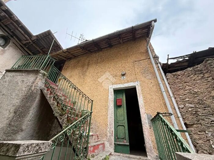Casa con 5 locali in vendita in Via Contrada Gaddi, Abbadia Lariana