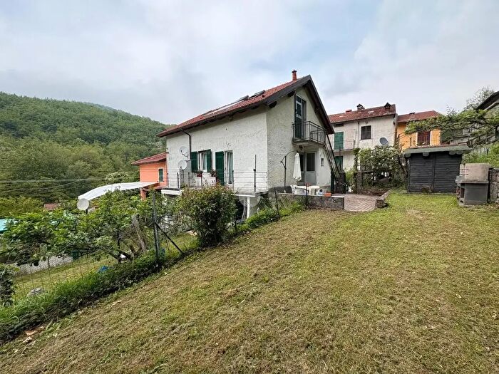 Casa con 6 locali in vendita in Località Prele, Valbrevenna