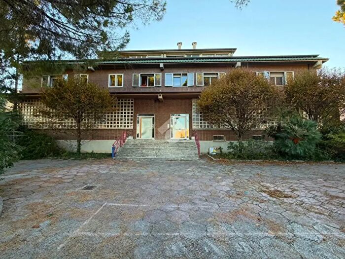 Appartamento trilocale in vendita in Via Matteo Ricci, Ancona