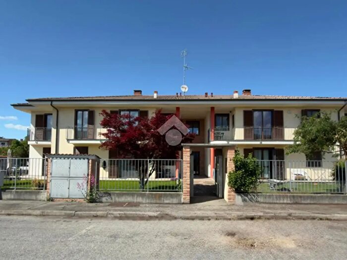 Appartamento trilocale in vendita in Via Saragat, Crescentino