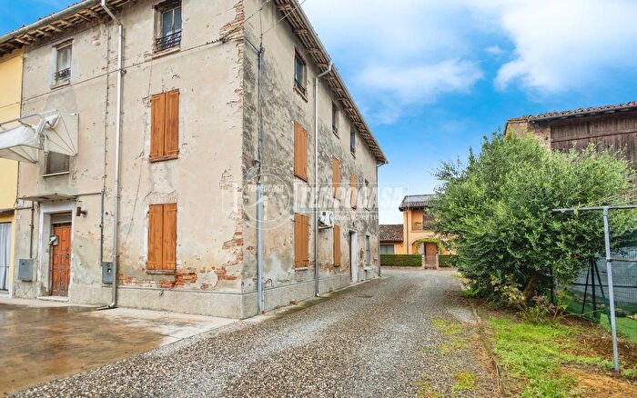 Appartamento trilocale in vendita in Via Stradella, Sissa Trecasali