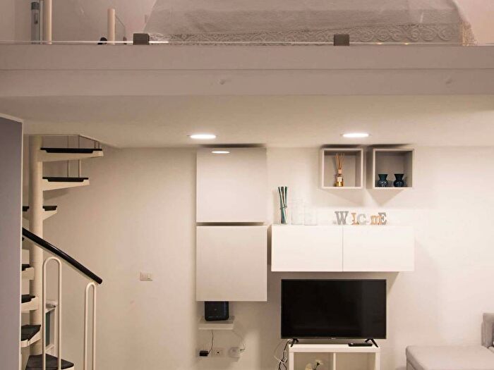 Appartamento bilocale in affitto in Via Ariberto, Corso Genova, Milano
