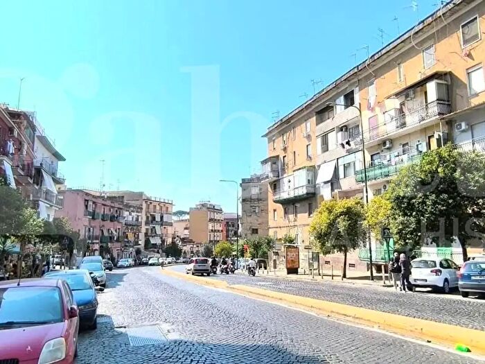 Appartamento bilocale in affitto in Calata Capodichino, Napoli