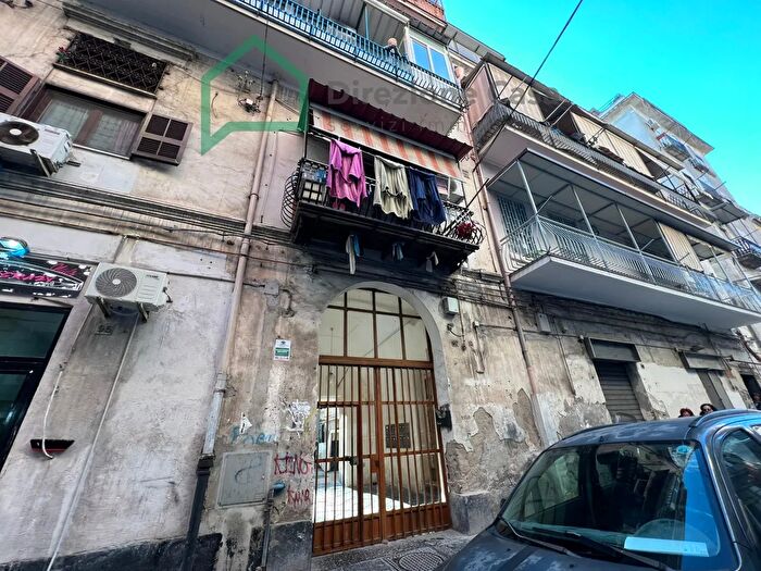 Appartamento trilocale in vendita in Via Nicola Rocco, Napoli
