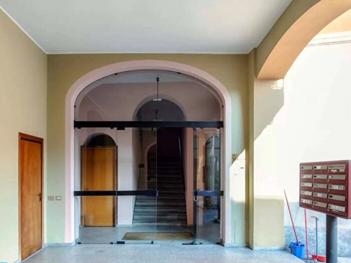 Appartamento bilocale in affitto in Via Luigi Cadorna, Borghi, Como