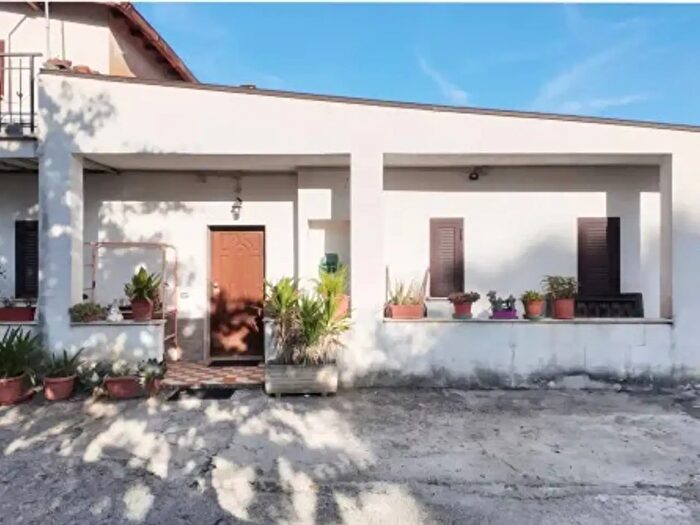 Casa quadrilocale in vendita in Via Molella, Palestrina