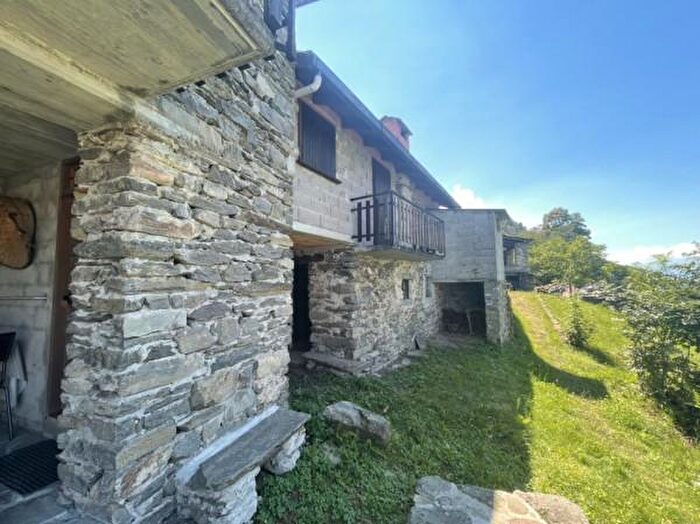 Casa trilocale in vendita in Via Civasca, Talamona