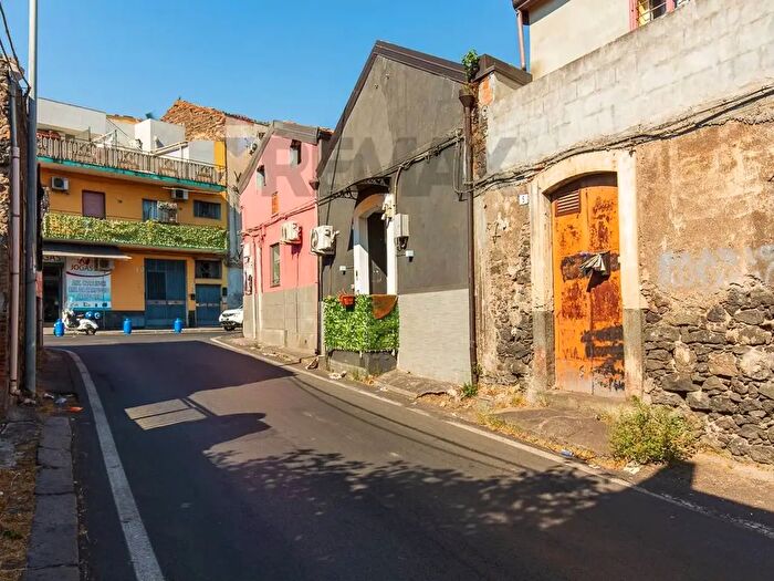 Casa quadrilocale in vendita in Catania