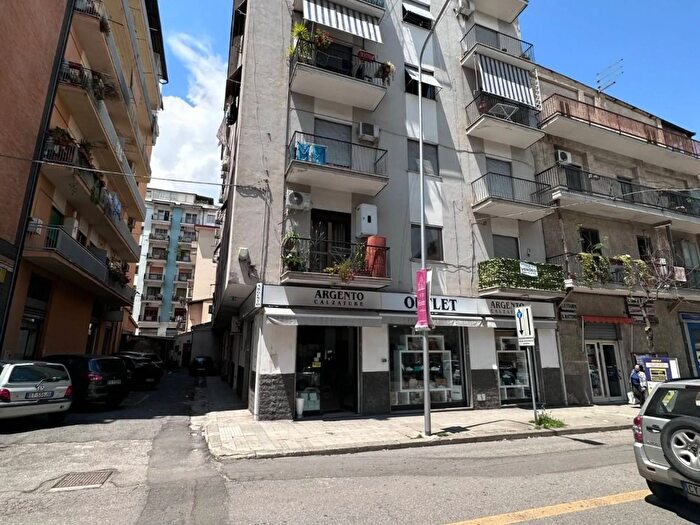 Appartamento trilocale in vendita in Via Panebianco, Cosenza