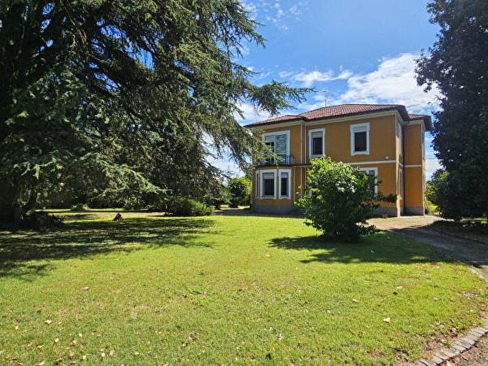 Casa con 6 locali in vendita in Via Linificio Case Alte, Cassano DAdda