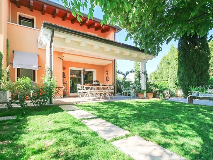 Casa con 8 locali in vendita in Cittadella