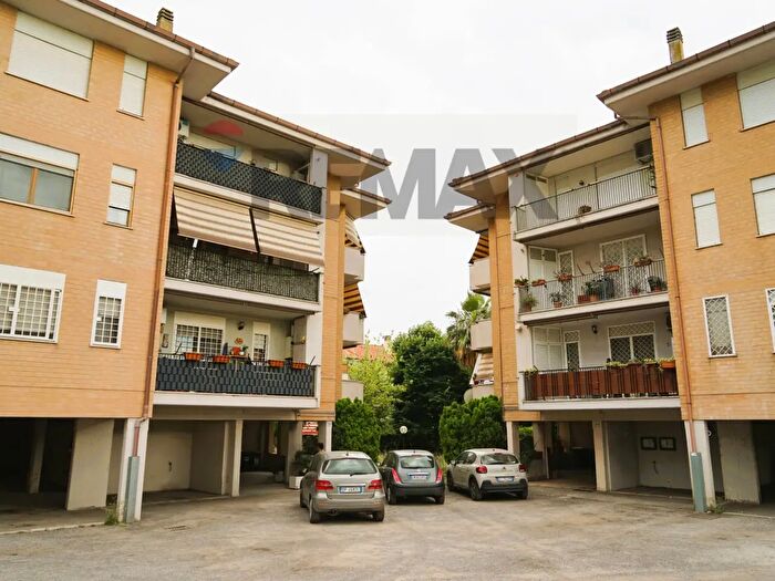 Appartamento quadrilocale in vendita in Ariccia
