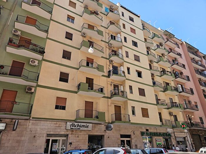 Appartamento trilocale in affitto in Via Generale Giuseppe Messina, Tre Carrare, Taranto