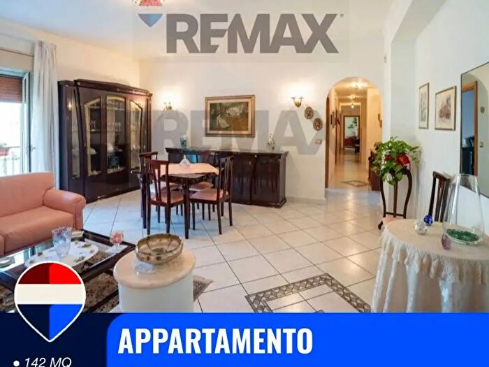 Appartamento con 6 locali in vendita in Via Finocchiari, Aci Catena