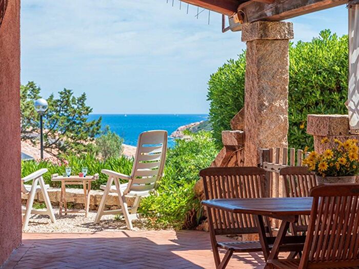 Appartamento trilocale in affitto in Via dei Gelsomini, Baja Sardinia, Arzachena