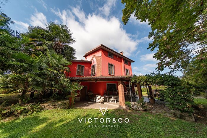 Casa con 6 locali in vendita in Viale Parco Mazza Sn, Oleggio