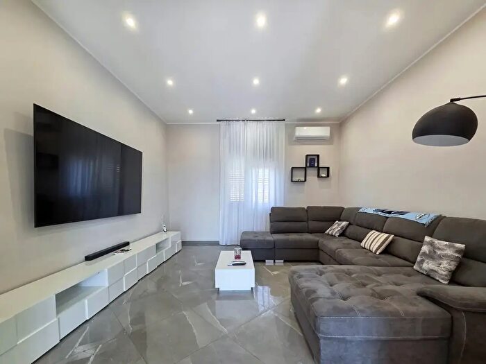 Appartamento con 5 locali in vendita in Viale San Martino, Messina