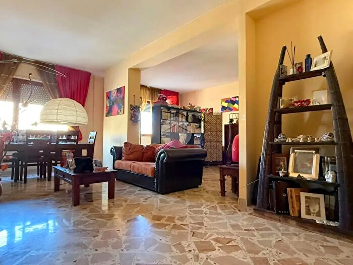 Appartamento con 6 locali in vendita in Viale della Regione Siciliana Nord Ovest, Palermo