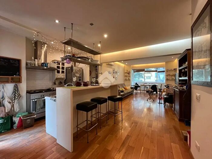 Appartamento trilocale in vendita in Via Fontanellato, Roma