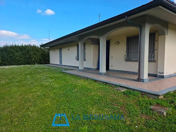 Casa con 6 locali in vendita in Larciano