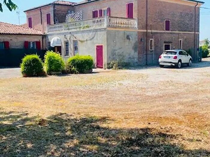 Casa con 10 locali in vendita in Via Copparo, Ferrara