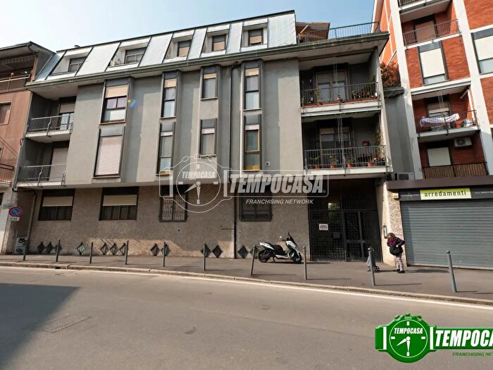 Appartamento bilocale in vendita in Via Martiri della Libertà, Locate Di Triulzi