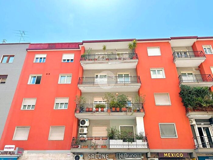 Appartamento monolocale in affitto in Via Vincenzo Arangio Ruiz, Mergellina Piedigrotta, Napoli