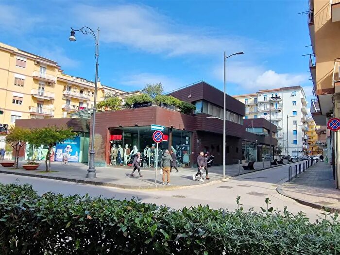 Appartamento monolocale in vendita in Via Posidonia, Salerno