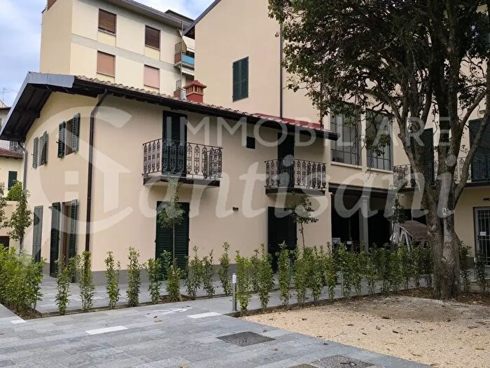 Casa con 6 locali in vendita in Via Vittorio Emanuele Secondo, Firenze