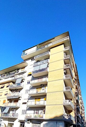 Appartamento quadrilocale in vendita in Via Attilio Mori, Roma