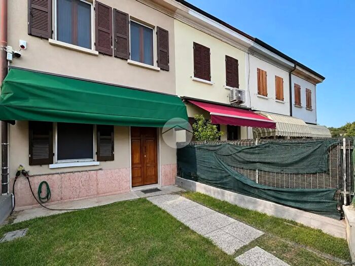 Casa quadrilocale in vendita in Via Trieste, Zevio
