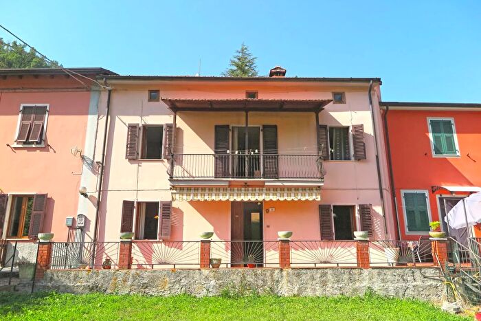 Casa con 5 locali in vendita in Fivizzano