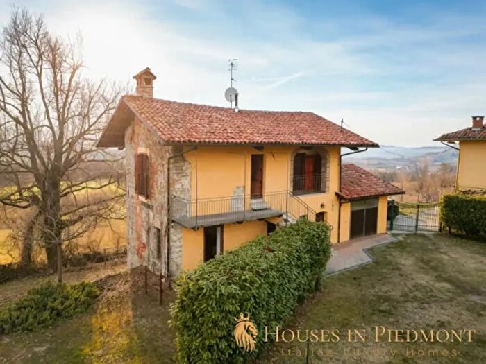 Casa con 5 locali in vendita in Clavesana
