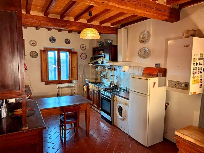 Appartamento quadrilocale in vendita in Casole DElsa