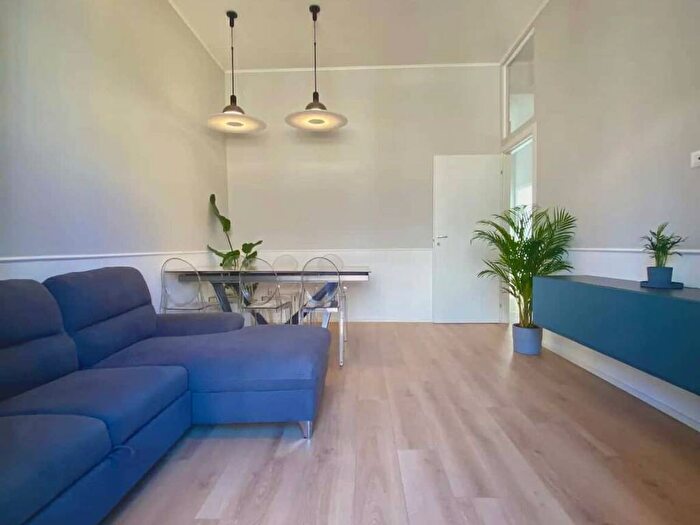 Appartamento trilocale in affitto in Viale Bligny, Bocconi, Milano