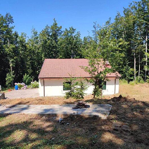 Casa con 6 locali in vendita in Via delle Conifere San Benedetto Val di Sambro, San Benedetto Val Di Sambro