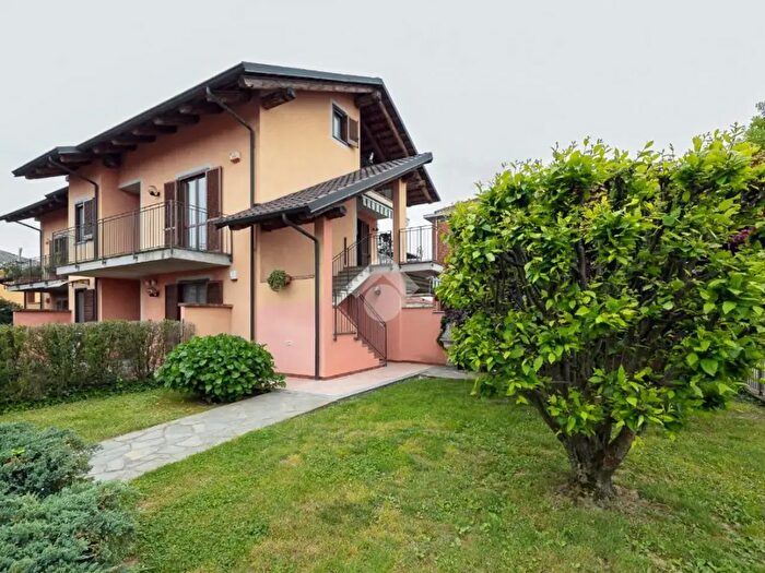 Appartamento con 5 locali in vendita in Via Grazia Deledda, Chieri